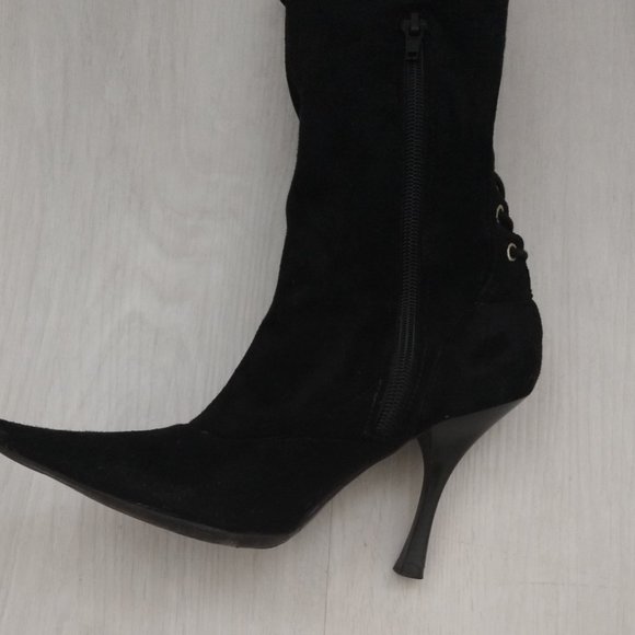 BCBG Black Knee High Boots - Suede with Stilletto heel size 4.5 - Picture 3 of 4